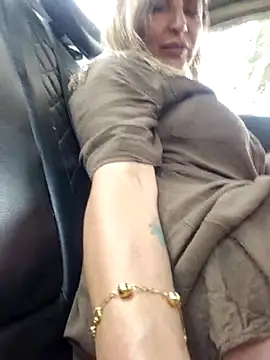  Abril-Office1 online show from March 5, 2025, 4:02 pm