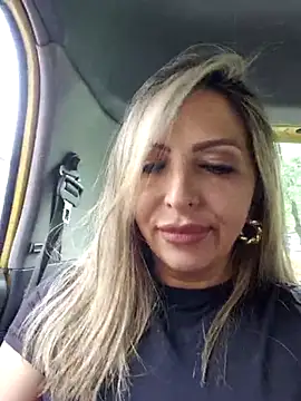  Abril-Office1 online show from March 3, 2025, 5:20 pm