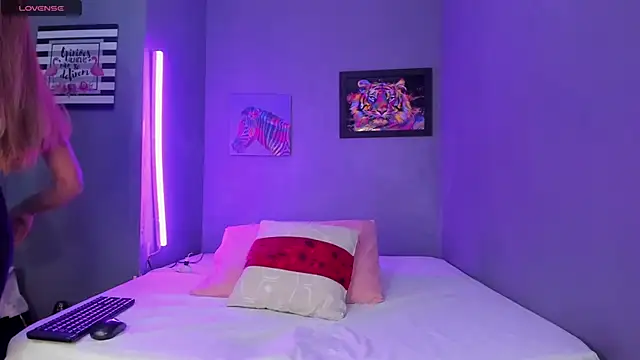 IsabellaSpencer online show from March 20, 2025, 10:07 pm