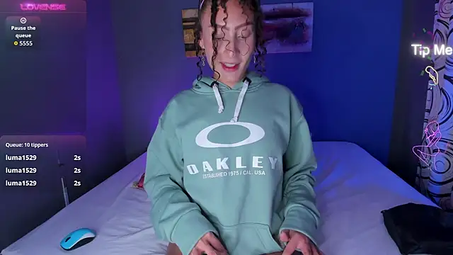 IsabellaSpencer online show from November 5, 2025, 10:13 pm