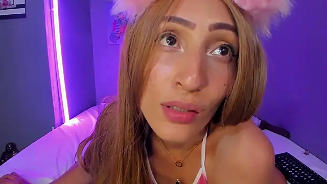 IsabellaSpencer online show from March 18, 2025, 1:13 am