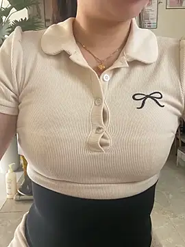 Ruby bear online show from March 28, 2026, 4:02 am