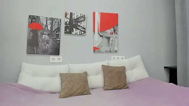 Tiny JuJu online show from November 17, 2025, 1:20 am