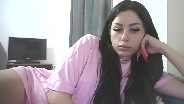 LovelyJulliette online show from April 7, 2026, 5:15 pm