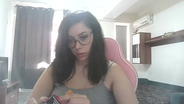 Snapshot of LovelyJulliette chatting on June 3, 2026, 2:33 pm LovelyJulliette online show from June 3, 2026, 2:33 pm
