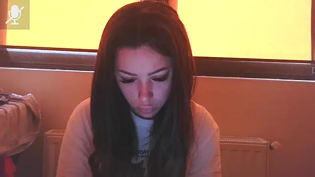 LovelyJulliette online show from April 19, 2026, 12:28 pm