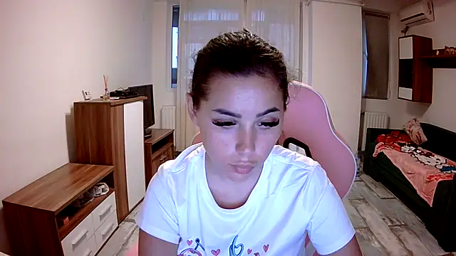 LovelyJulliette online show from September 11, 2025, 4:07 pm