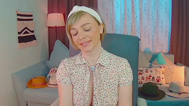 NandiSmile online show from February 18, 2025, 7:43 am