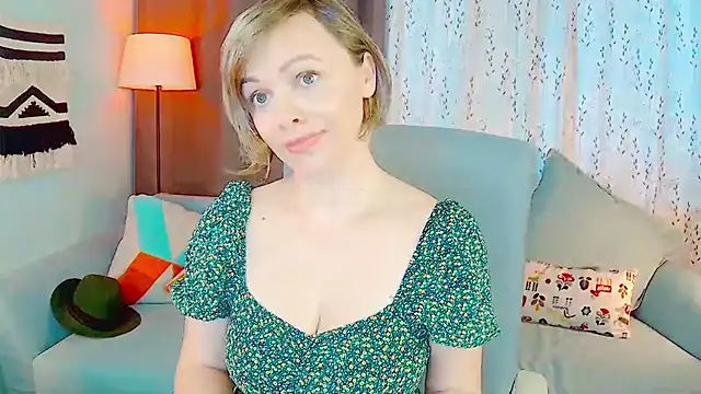 NandiSmile online show from November 24, 2025, 8:14 am