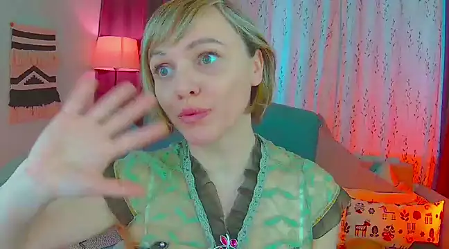 NandiSmile online show from March 17, 2025, 1:39 pm