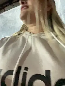 natashasweet online show from September 17, 2025, 4:58 am