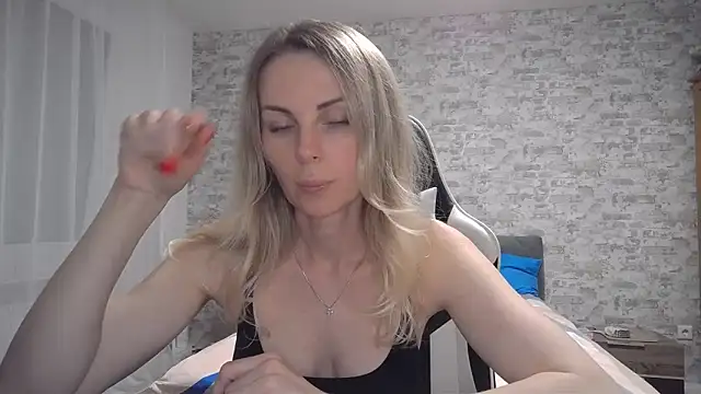 AlissonBia online show from September 20, 2025, 9:09 pm