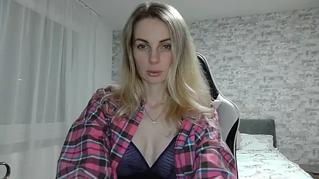 Snapshot of AlissonBia chatting on May 10, 2026, 9:05 pm AlissonBia online show from May 10, 2026, 9:05 pm