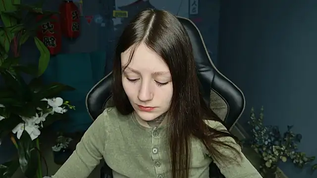 VeliraBraitberg online show from February 8, 2025, 8:09 am