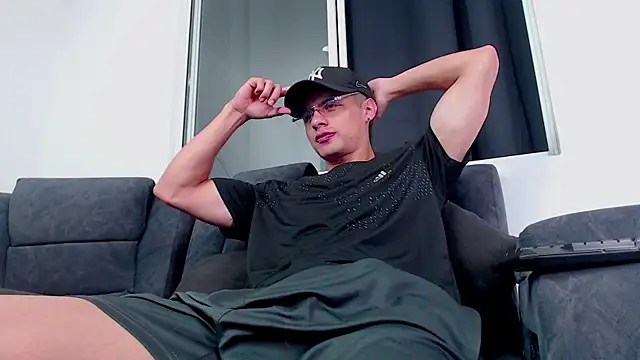 Stiven CL online show from October 2, 2025, 3:26 pm