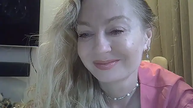 Snapshot of ZarinaSwift chatting on June 2, 2026, 7:08 am ZarinaSwift online show from June 2, 2026, 7:08 am