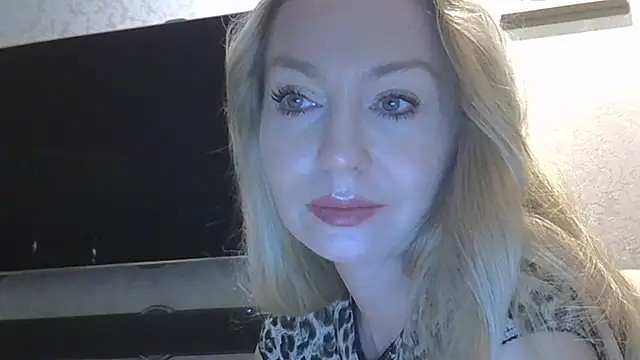 ZarinaSwift online show from November 29, 2025, 10:37 am