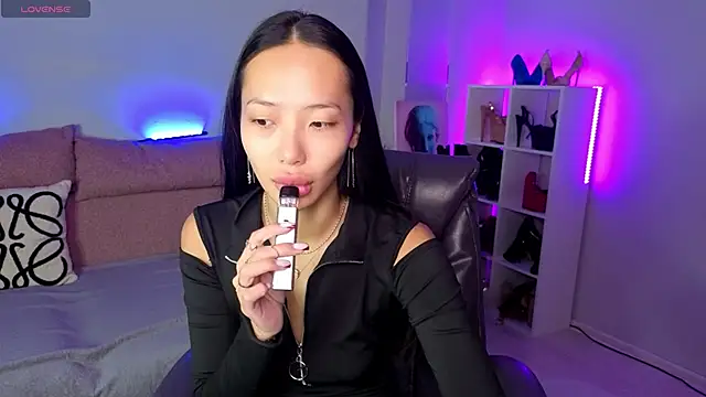  MIURA  online show from October 12, 2025, 11:39 pm