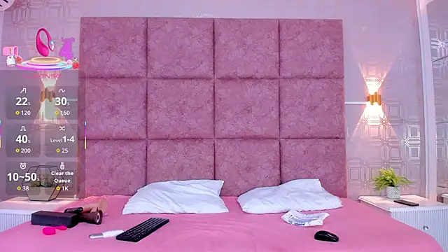 LiaVelez online show from February 13, 2026, 1:44 pm