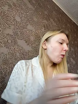 AmmyHot online show from February 4, 2026, 4:07 am