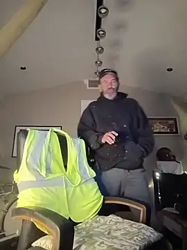 Hotbodyscottie online show from November 12, 2025, 8:51 am