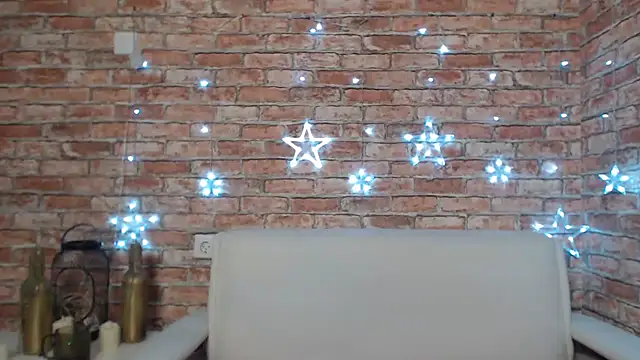 Amelia Kiss  online show from March 10, 2025, 3:45 am