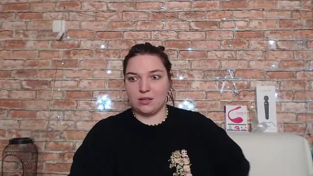 Amelia Kiss  online show from September 19, 2025, 12:36 am