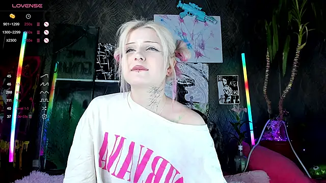 little grinch666 online show from March 14, 2025, 5:46 pm