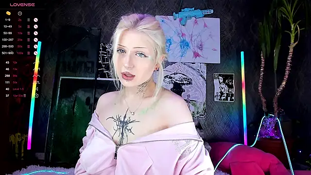 little grinch666 online show from February 25, 2025, 8:11 pm