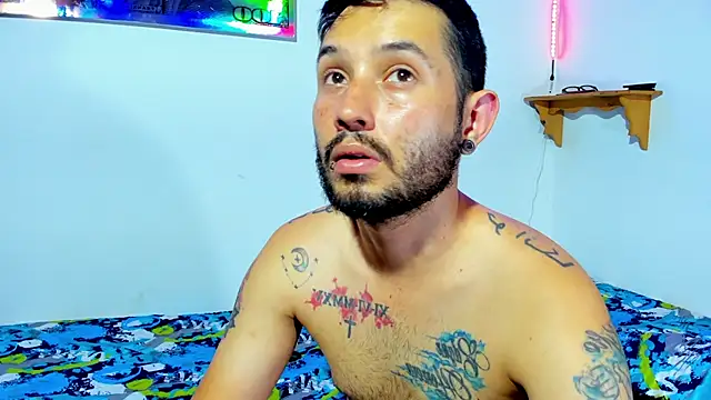 Snapshot of Bad_Couple_1 chatting on February 10, 2025, 3:57 am Bad Couple 1 online show from February 10, 2025, 3:57 am