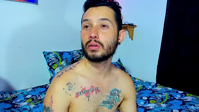 Snapshot of Bad_Couple_1 chatting on February 17, 2025, 1:04 am Bad Couple 1 online show from February 17, 2025, 1:04 am