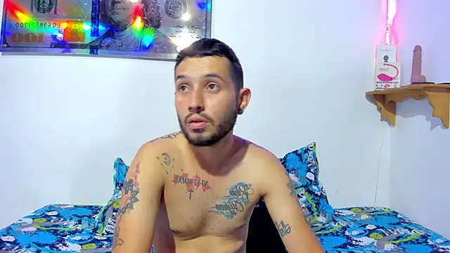 Snapshot of Bad_Couple_1 chatting on January 31, 2025, 6:13 am Bad Couple 1 online show from January 31, 2025, 6:13 am