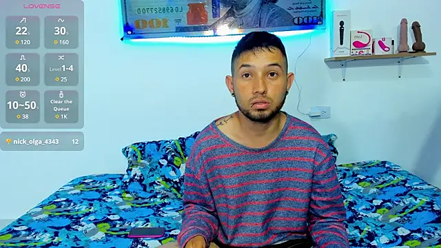 Snapshot of Bad_Couple_1 chatting on March 14, 2025, 8:32 am Bad Couple 1 online show from March 14, 2025, 8:32 am