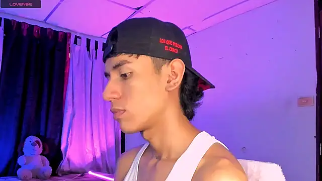 Snapshot of Levin_Hikaru chatting on July 18, 2026, 4:15 pm Levin Hikaru online show from July 18, 2026, 4:15 pm