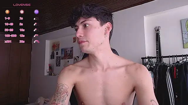 Amahd696 online show from November 5, 2025, 1:47 pm