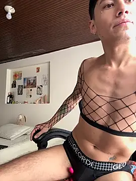 Amahd696 online show from October 17, 2025, 2:52 pm