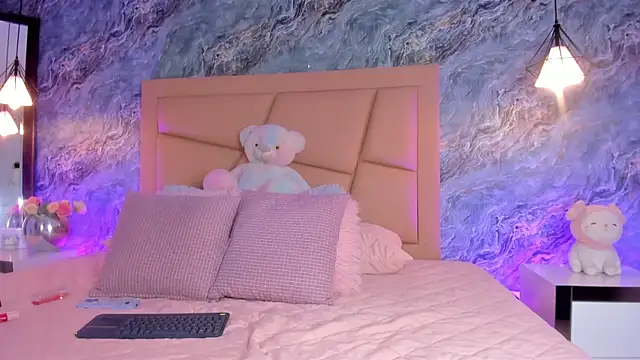 Snapshot of _Hollywood_1 chatting on October 17, 2025, 12:14 am Hollywood 1 online show from October 17, 2025, 12:14 am