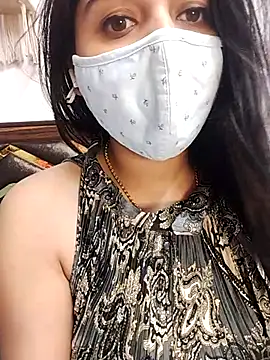 Gloie4u online show from March 21, 2025, 5:34 pm