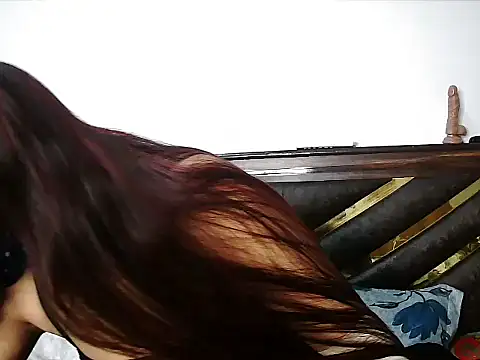 Gloie4u online show from November 11, 2025, 3:56 am