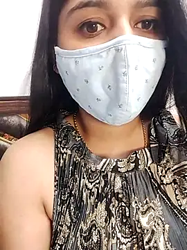 Gloie4u online show from March 21, 2025, 2:29 pm