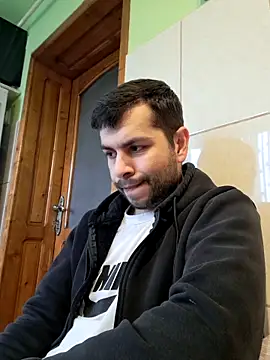 hornny1995 online show from February 15, 2025, 12:11 pm