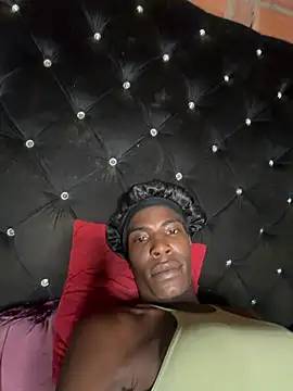 Richchocolatesweet  online show from May 5, 2026, 2:47 am