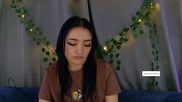 vayolett01 dakotta online show from December 22, 2025, 4:01 am