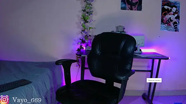 vayolett01 dakotta online show from January 15, 2025, 1:52 pm