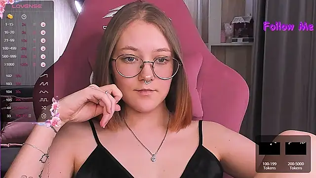 Snapshot of bunny_bubble chatting on December 22, 2024, 12:28 am bunny bubble online show from December 22, 2024, 12:28 am