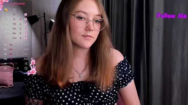 Snapshot of bunny_bubble chatting on October 5, 2025, 10:33 pm bunny bubble online show from October 5, 2025, 10:33 pm