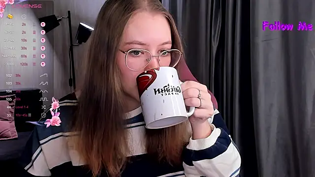 Snapshot of bunny_bubble chatting on October 6, 2025, 10:32 pm bunny bubble online show from October 6, 2025, 10:32 pm