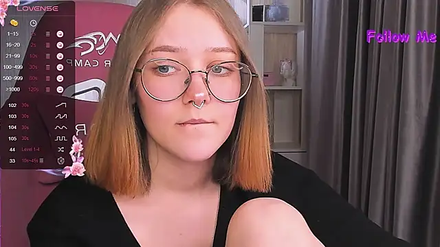 Snapshot of bunny_bubble chatting on December 10, 2024, 12:39 am bunny bubble online show from December 10, 2024, 12:39 am