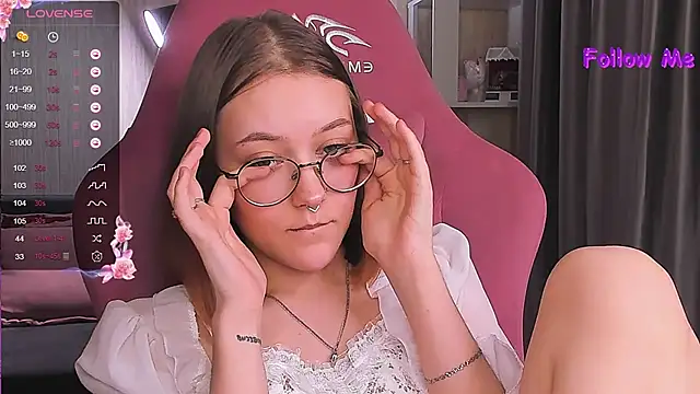 Snapshot of bunny_bubble chatting on December 30, 2024, 12:43 am bunny bubble online show from December 30, 2024, 12:43 am