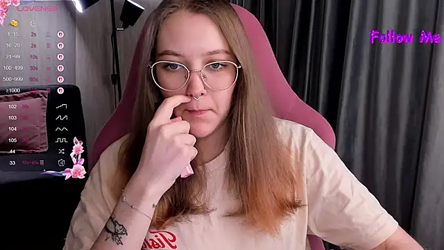 Snapshot of bunny_bubble chatting on October 23, 2025, 11:14 pm bunny bubble online show from October 23, 2025, 11:14 pm